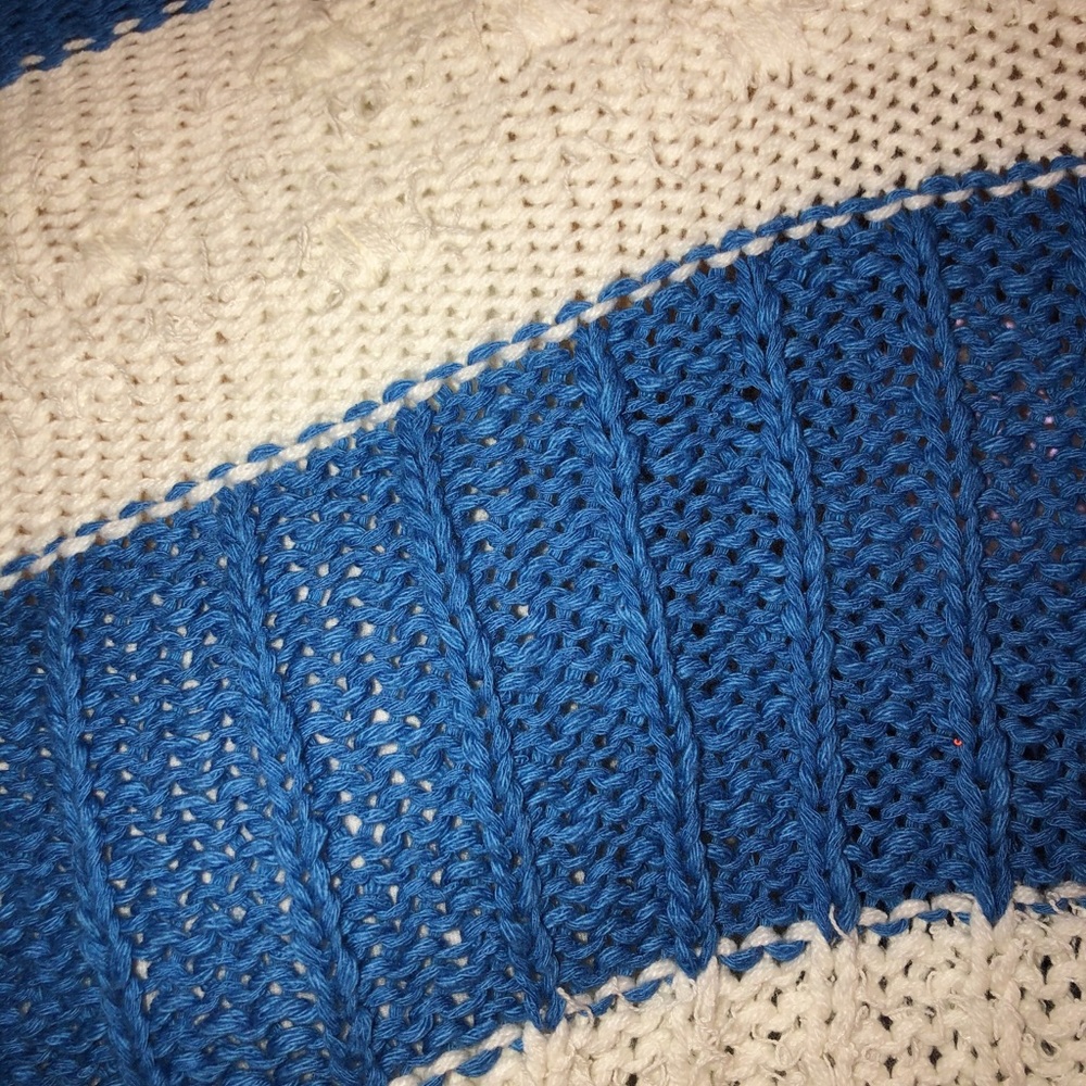 Nwt Perfect Condition Sweater - image 2